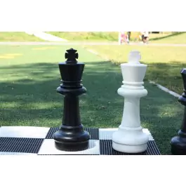Übergames Giga Riesen Schachfigur König schwarz oder weiß - Holzspielzeug Profi