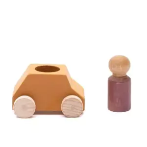 Lubulona Ockerfarbenes Spielzeugauto mit brauner Holzfigur - Holzspielzeug Profi