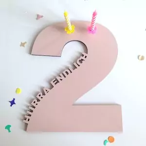 Rasmussons Geburtstagszahl  in rosa (Hier als Beispiel die Zahl 2) - Holzspielzeug Profi